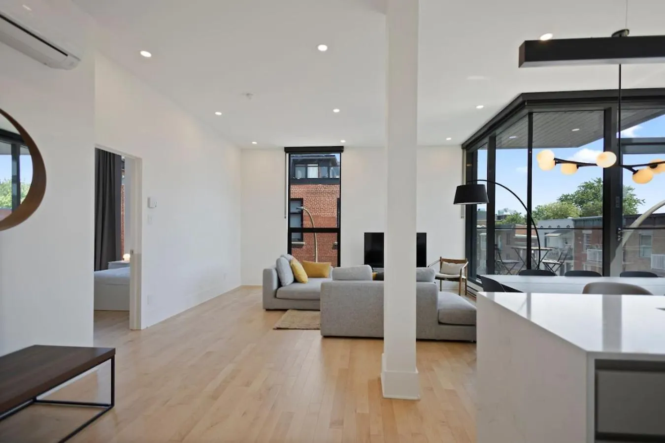 Amazing And Spacious 5Br2B In Heart Of Plateau Zt8 Montreal 0*,  Canada
