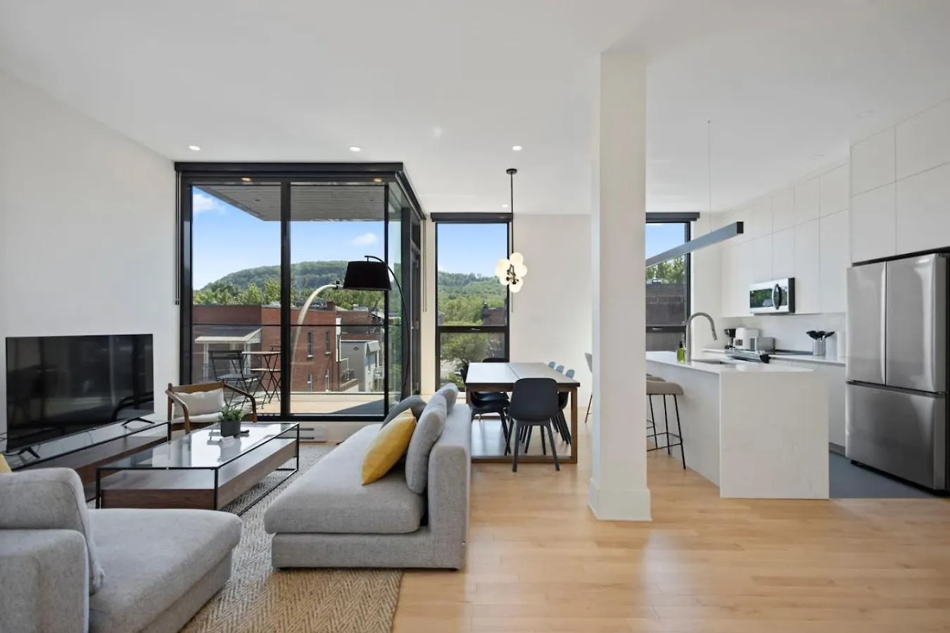 Amazing And Spacious 5Br2B In Heart Of Plateau Zt8 Montreal Canada