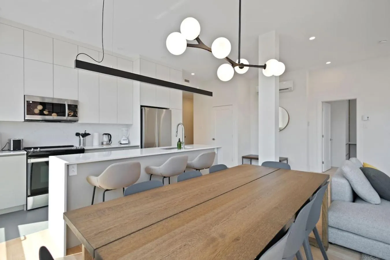 Amazing And Spacious 5Br2B In Heart Of Plateau Zt8 Montreal