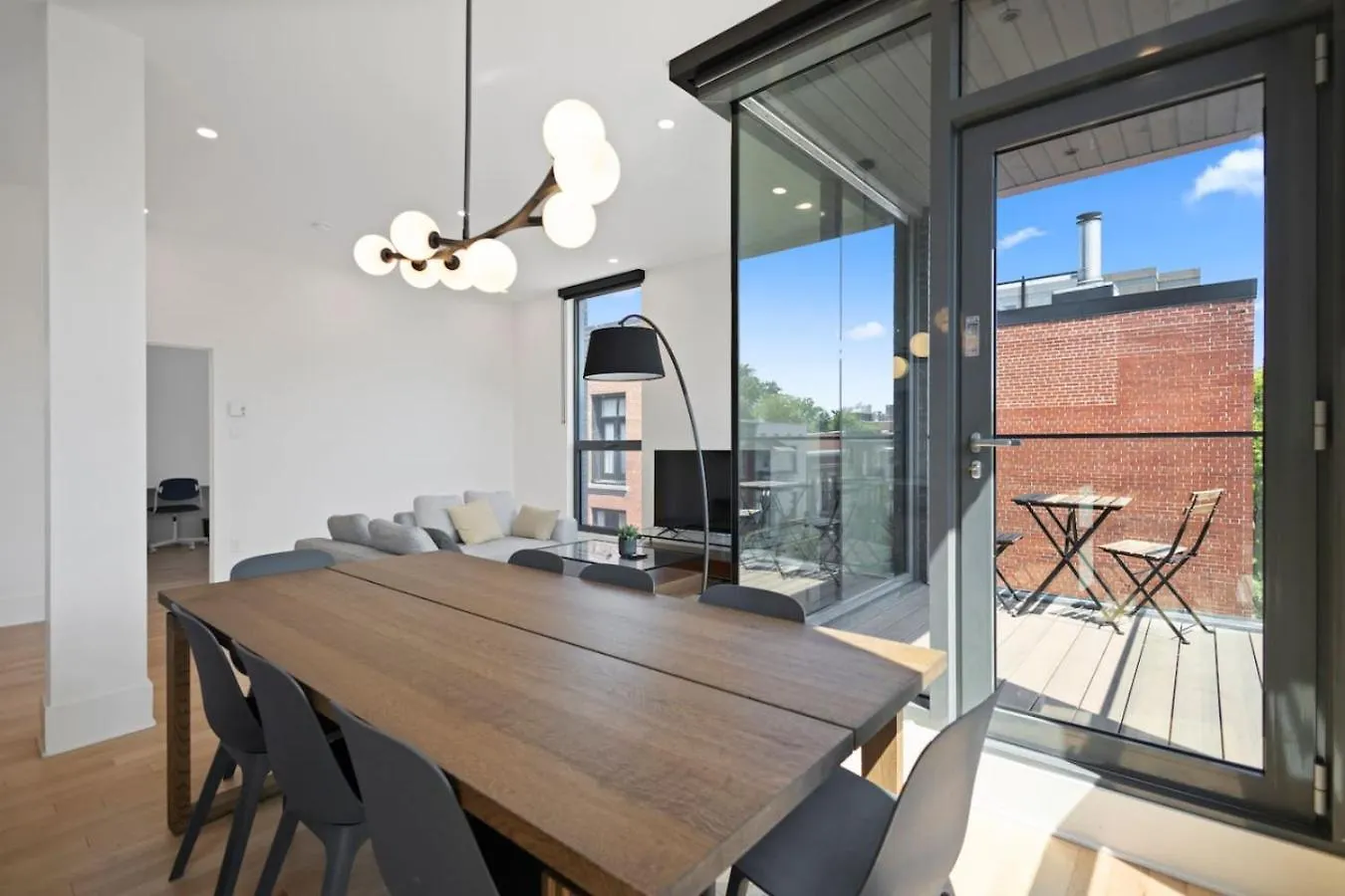 Amazing And Spacious 5Br2B In Heart Of Plateau Zt8 Montreal Apartment